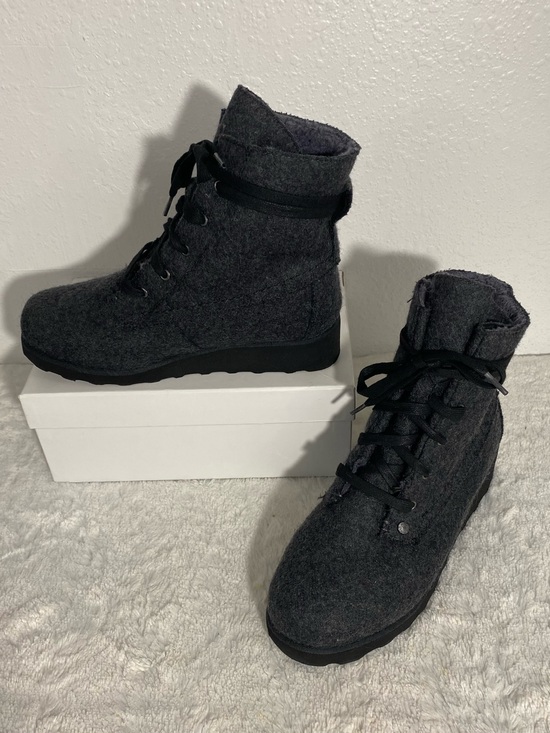 BearPaw Shoes - Bearpaw Krista Charcoal Gray Wool Felt Lace Up Boots Women’s Size 9